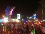 Pawai-Obor-yang-berlangsung-di-bundaran-marlin.jpg