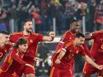 Pemain-AS-Roma-merayakan-kemenangan-lewat-adu-penalti.jpg