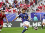 Pemain-Timnas-Jepang-Ayase-Ueda-cetak-gol-ke-gawang-Indonesia.jpg