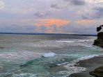 Pemandangan-di-Pantai-Batu-Hiu-Pangandaran.jpg