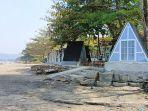 Penampakan-bangunan-kafe-yang-memakan-trotoar-Pantai-Citepus.jpg