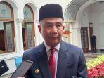 Penjabat-Gubernur-Jabar-Bey-Machmudin-di-Gedung-Sate-Selasa-3102023.jpg