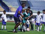 Penyerang-PERSIB-Uilliam-Barros.jpg