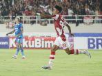 Penyerang-Persis-Solo-Ramadhan-Sananta-merayakan-gol-ke-gawang-Persib-Bandung.jpg