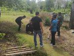 Petugas-gabungan-sedang-mengevakuasi-benda-diduga-granat-di-Tasik.jpg