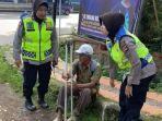 Polisi-Bantu-Pejalan-kaki-di-Subang.jpg