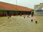 Potret-banjir-yang-menggenang-SDN-1-Bayalangu-1.jpg