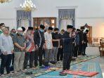 RK-Pimpin-Salat-di-Gd-Pakuan.jpg