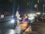 Bobotoh Berkonvoi di Jalan Soekarno-Hatta Bandung Usai Persib Angkat Trofi Juara Liga 1