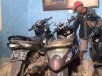 Sepeda-motor-milik-keluarga-Dedih-dirusak-dalam-bentrokan-warga.jpg