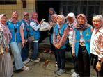 Srikandi-PLN-UP3-Cirebon-Memberikan-Bantuan-Sembako-untuk-Masyarakat-Kutagara-Utara.jpg