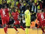 Striker-Liverpool-asal-Senegal-Sadio-Mane-merayakan-ke-gawang-Villarreal.jpg