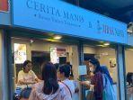 Suasana-Cerita-Manis-di-Pasar-Cihapit-Cerita-Manis-menjual.jpg