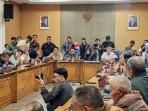 Suasana-audiensi-Aliansi-Masyarakat-Kabupaten-Bandung.jpg