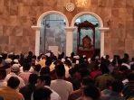 Suasana-di-Masjid-Agung-Baing-Yusuf-Purwakarta-saat-Tarawih.jpg
