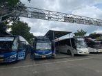 Suasana-di-Terminal-Leuwipanjang-saat-H-5-Lebaran-Selasa-2532025.jpg