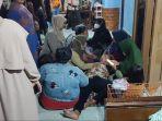 Suasana-keluarga-korban-tenggelam-di-Indramayu.jpg