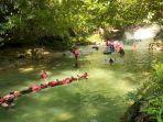 Suasana-keseruan-Body-Rafting-di-Objek-Wisata-Citumang.jpg