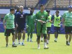 Suasana-latihan-skuad-Persib-Bandung-di-Stadion-Gelora-Bandung-Lautan-Api-Rabu-25102023.jpg
