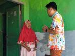 Suhendrik-saat-menyapa-warga-di-Blok-Kayuwalang-Cirebon.jpg