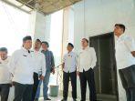 Syaefudin-saat-meninjau-kondisi-Masjid-Islamic.jpg