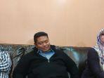 Teman-Mpok-Alpa-Sulastri-kanan-bersama-kuasa-hukumnya-Junaidi.jpg