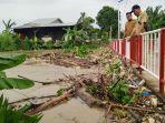 Tumpukan-sampah-menggunung-di-Sungai-Cimanuk-Indramayu.jpg