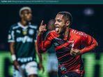 Vitor-Roque-wonderkid-asal-Brasil-yang-kini-bermain-untuk-Athletico-Paranaense.jpg