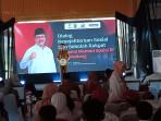 Wakil-Bupati-Sumedang-M-Fajar-Aldila-tampak-menangis-saat-berpidato-di-depan-Menteri-Sosial.jpg