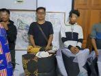 jabar/Warga-mengembalikan-kasur-saat-terjadi-kecelakaan-di-Tol-Cipularang.jpg