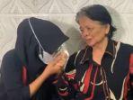 Yulianti-istri-Nanang-Gimbal-menyampaikan-permintaan-maaf-ke-keluarga-Sandy-Permana.jpg