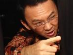 ahok-tunjuk-dari-pintu_20150927_181606.jpg