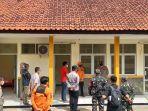 akbp-edwin-affandi-saat-meninjau-gedung-skb-untuk-pasien-covid-19.jpg