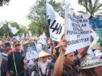 aksi-peringatan-hari-bumi-di-depan-Gedung-Sate.jpg
