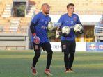 alfonsius-kelvan-bersama-gianluca-dalam-latihan-borneo-fc.jpg
