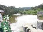 angggota-dpr-ri-memantau-aliran-air-menuju-ratusan-hektare-di-desa-salem-purwakarta.jpg
