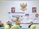 anggota-dprd-provinsi-jawa-barat-buky-wibawa-kopiah-saat-reses-belum-lama-ini-1.jpg