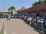 antre-bayar-pajak-di-soreang.jpg