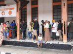antrean-bansos-tahap-iv-jawa-barat-di-kantor-pos-besar-bandung-29122020.jpg
