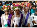arak-arakan-gadis-ngarot-di-desa-lelea-kecamatan-lelea-kabupaten-indramayu-rabu-27122017_20171227_165304.jpg