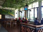 area-indoor-kalpa-tree-dindingnya-dipenuhi-hiasan-daun-yang-menggantung_20170828_171331.jpg