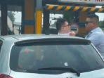 arogansi-pengendara-mobil-yang-terlibat-cekcok.jpg