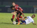 bali-united-vs-persib-bandung-ardi-idrus.jpg