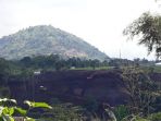 bangun-terowongan-curug-jompong-di-kampung-cipatat-lagadar-maragaaaih-kabupaten-bandung_20180522_193557.jpg