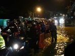 banjir-dan-macet-di-jalan-raya-bojongsoang_20180308_220223.jpg