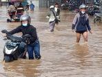 banjir-di-jalan-raya-banjaran-dayeuhkolo.jpg