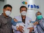 bayi-kembar-hasna-husna.jpg