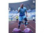 bek-persib-supardi-nasir-menjalani-latihan-di-stadion-gelora-bandung.jpg