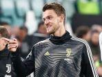 bek-tengah-juventus-daniele-rugani.jpg