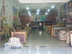 berbagai-macam-jenis-lukisan-yang-dijual-di-rumah-seni-ropih-jalan-braga-no-43_20171024_162622.jpg